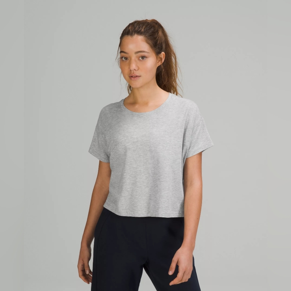 Lululemon Cates T-Shirt in Heathered Core Light Grey, Size 4